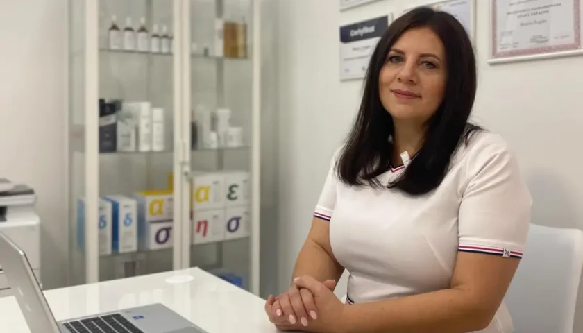 Trycholog mgr Rozalia Bugara w nowoczesnym gabinecie trychologiczny w Pilawie.